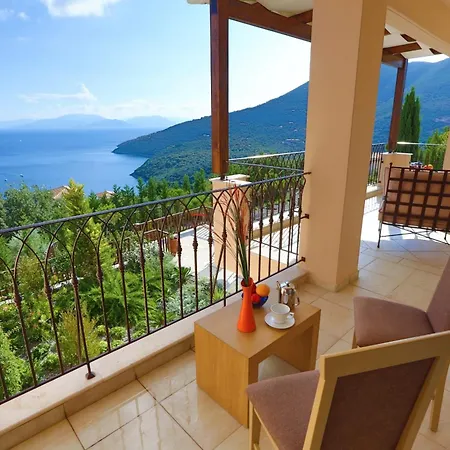 Villa Auriga - Spacious With Magnificent Sea View