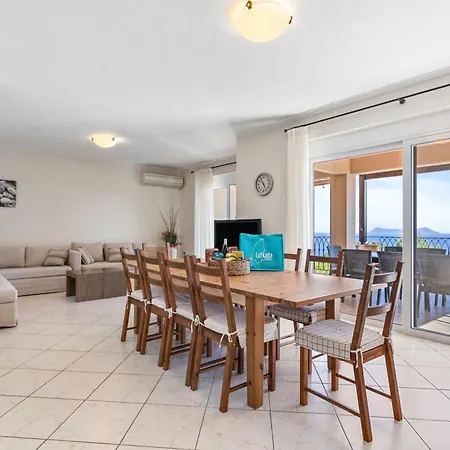 Villa Auriga - Spacious With Magnificent Sea View *