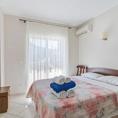 Villa Auriga - Spacious With Magnificent Sea View *